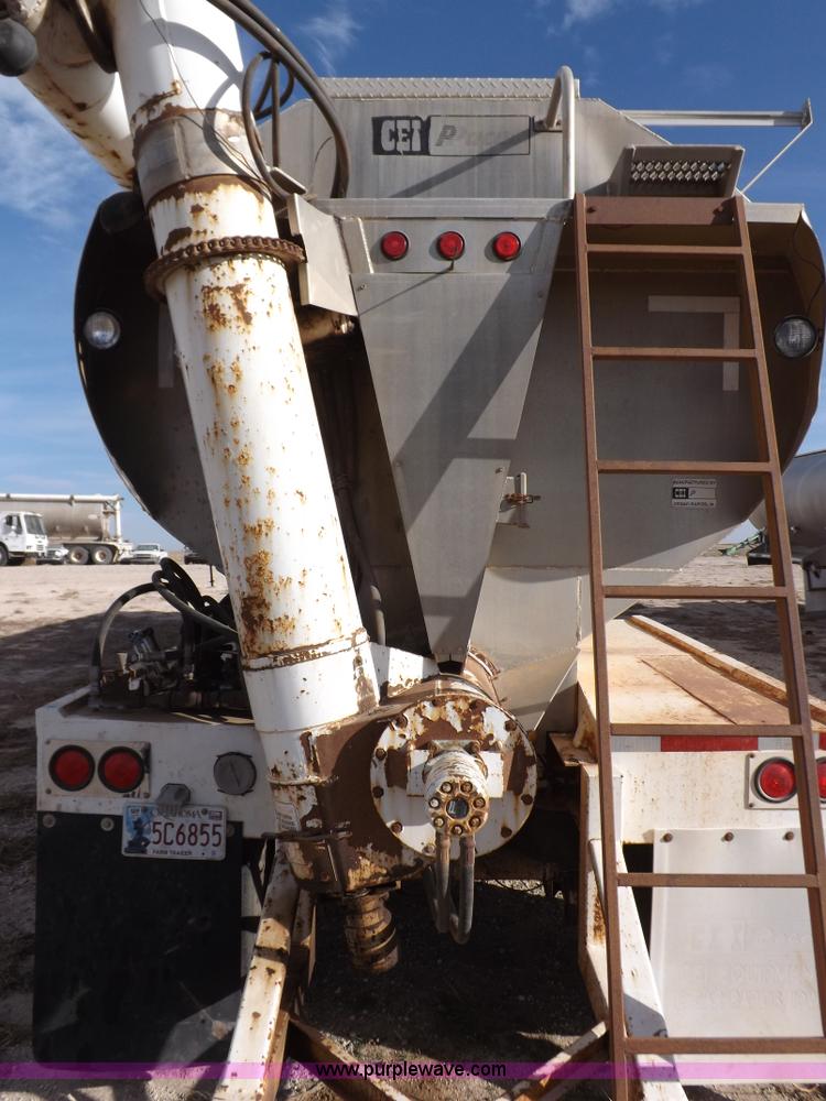 image for item F6339 2000 Pacer hydraulic feed body trailer