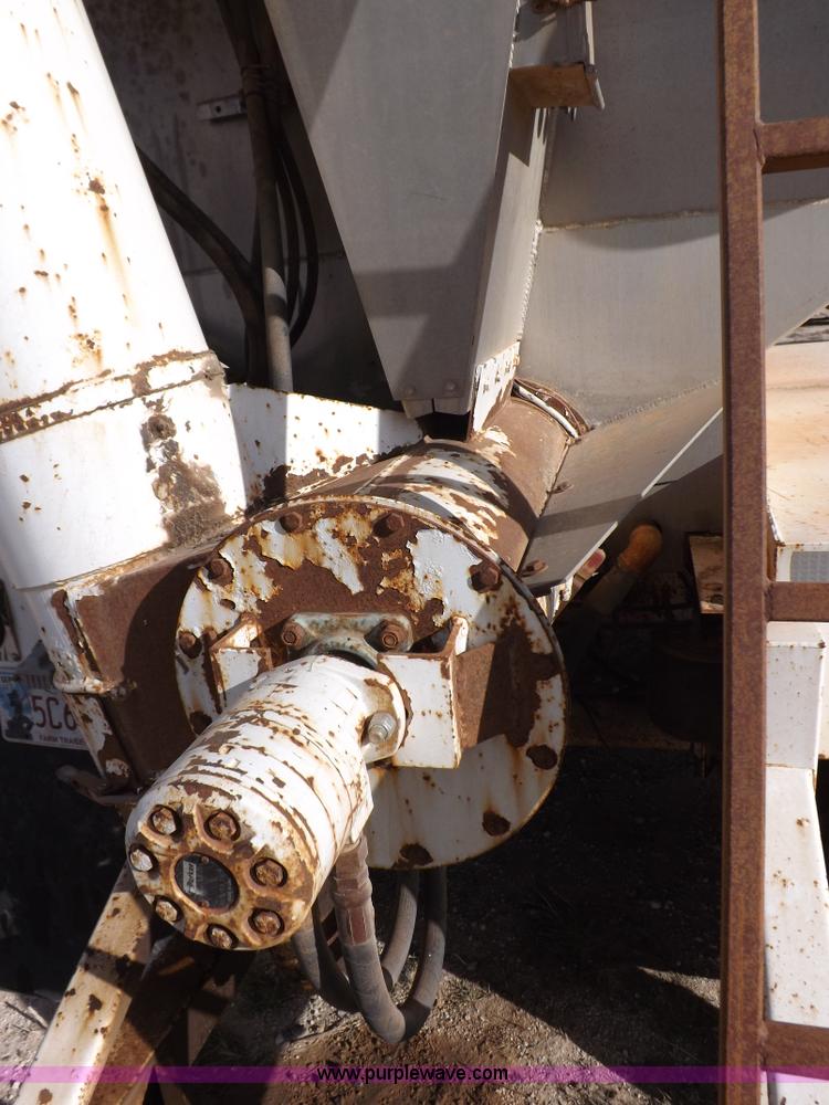 image for item F6339 2000 Pacer hydraulic feed body trailer