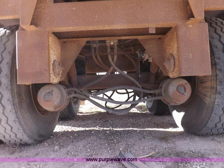 image for item F6339 2000 Pacer hydraulic feed body trailer