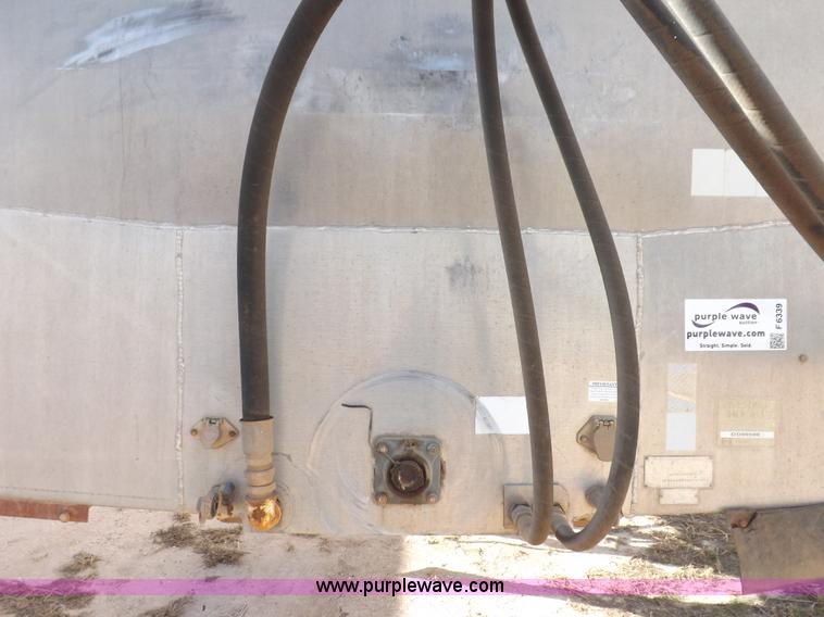 image for item F6339 2000 Pacer hydraulic feed body trailer