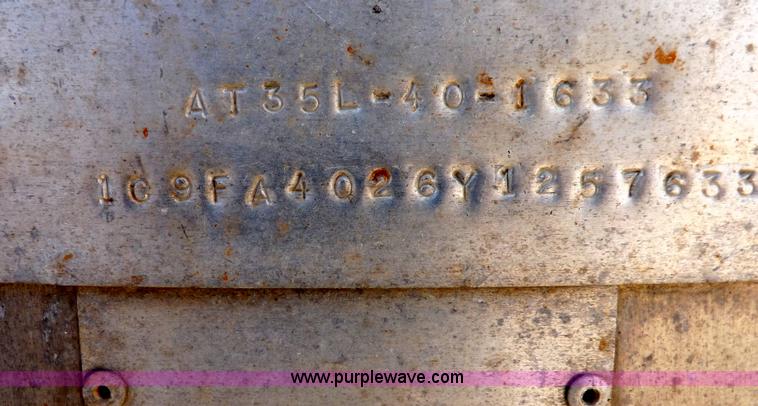 image for item F6339 2000 Pacer hydraulic feed body trailer