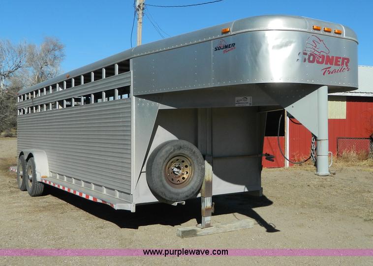 image for item G7571 1999 Sooner aluminum stock trailer