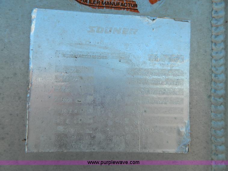 image for item G7571 1999 Sooner aluminum stock trailer