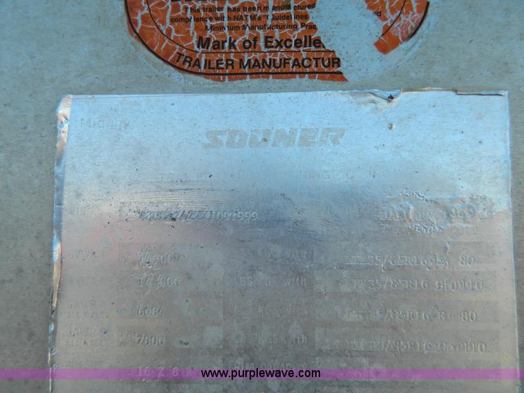 image for item G7571 1999 Sooner aluminum stock trailer