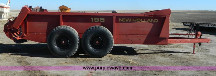 image for item G7577 New Holland 195 manure spreader
