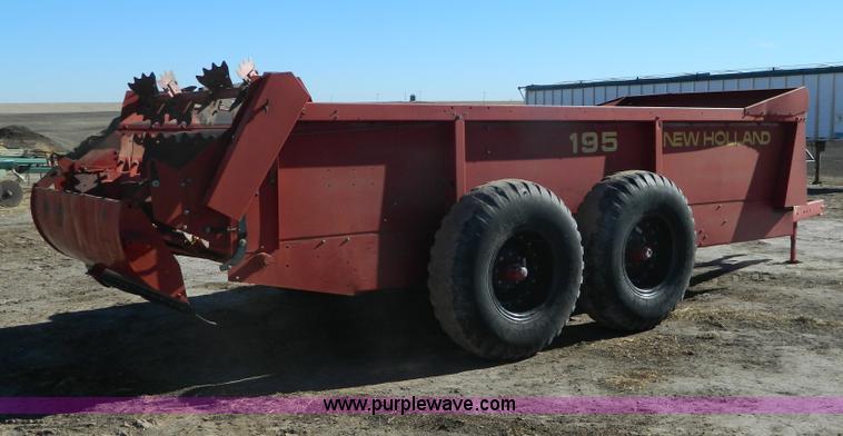 image for item G7577 New Holland 195 manure spreader