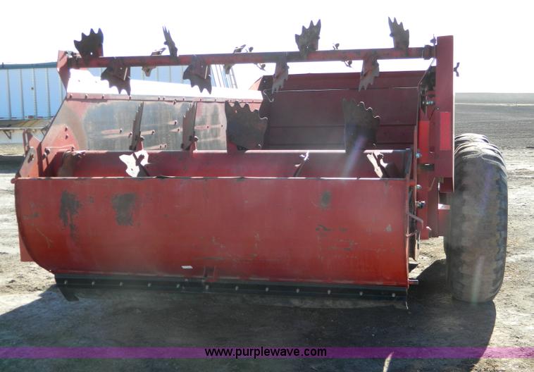 image for item G7577 New Holland 195 manure spreader