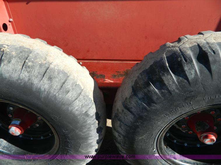 image for item G7577 New Holland 195 manure spreader