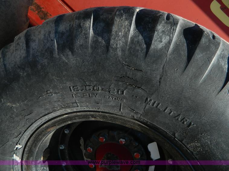 image for item G7577 New Holland 195 manure spreader