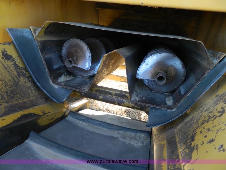 image for item G7578 HayBuster H-1000 Big Bite series tub grinder