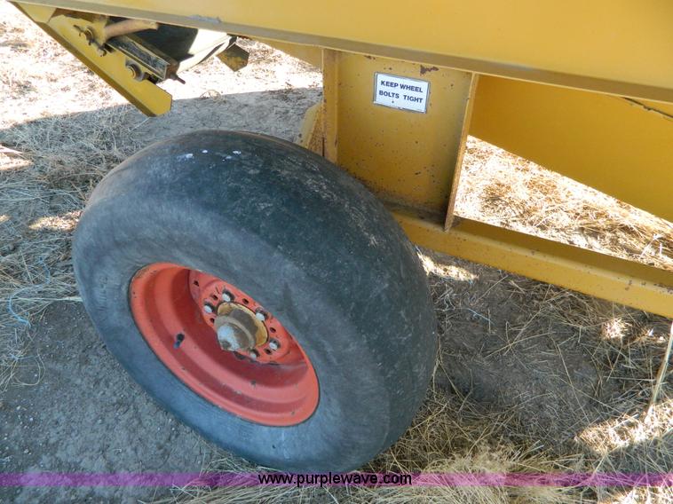 image for item G7578 HayBuster H-1000 Big Bite series tub grinder