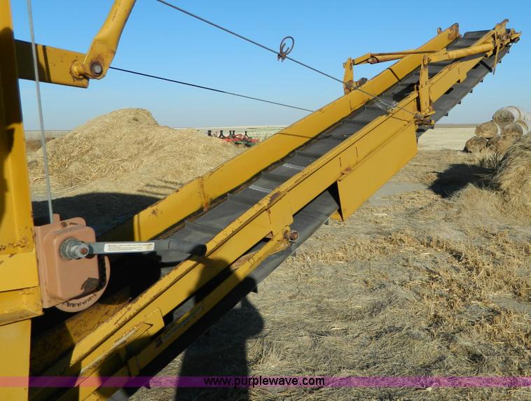 image for item G7578 HayBuster H-1000 Big Bite series tub grinder