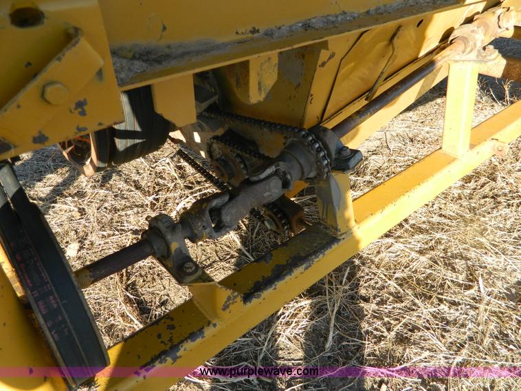 image for item G7578 HayBuster H-1000 Big Bite series tub grinder