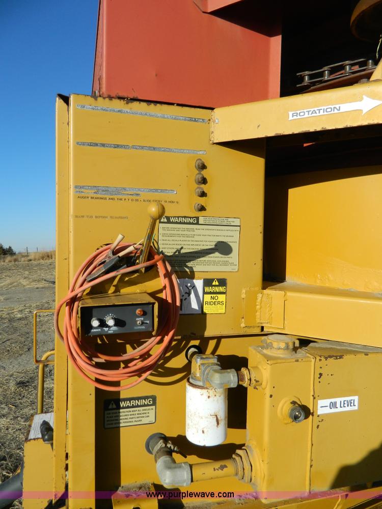 image for item G7578 HayBuster H-1000 Big Bite series tub grinder