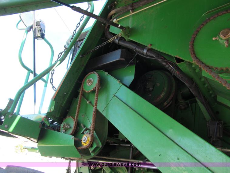 image for item I9797 1990 John Deere 9600 combine