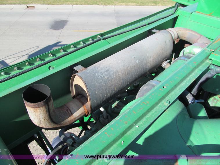 image for item I9797 1990 John Deere 9600 combine
