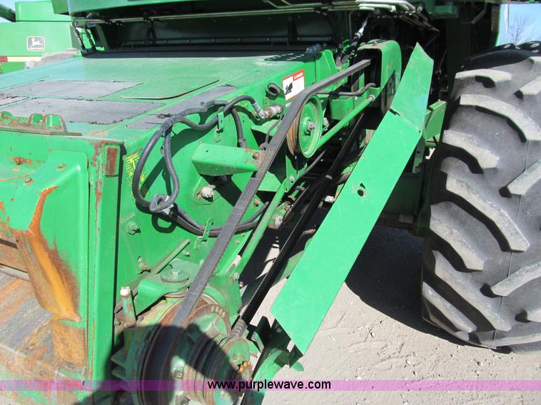 image for item I9797 1990 John Deere 9600 combine