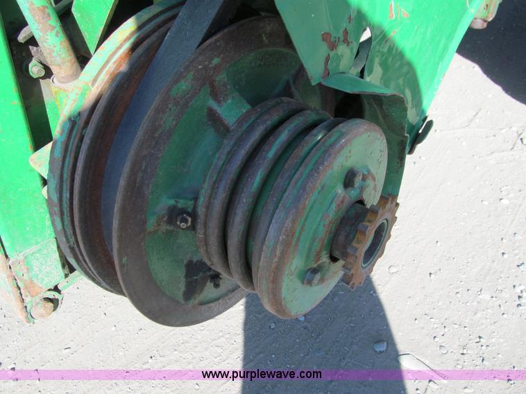 image for item I9797 1990 John Deere 9600 combine