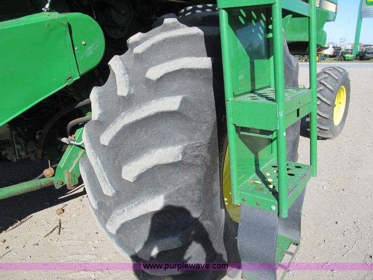 image for item I9797 1990 John Deere 9600 combine