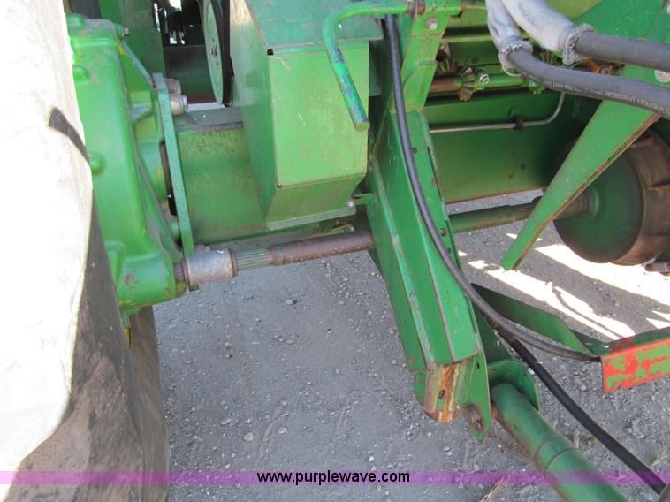 image for item I9797 1990 John Deere 9600 combine