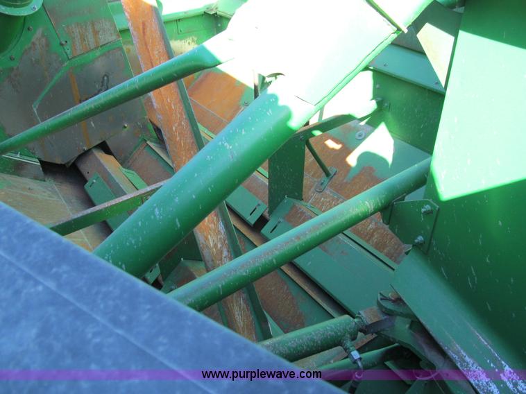 image for item I9797 1990 John Deere 9600 combine