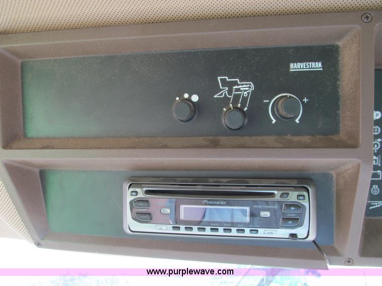 image for item I9797 1990 John Deere 9600 combine