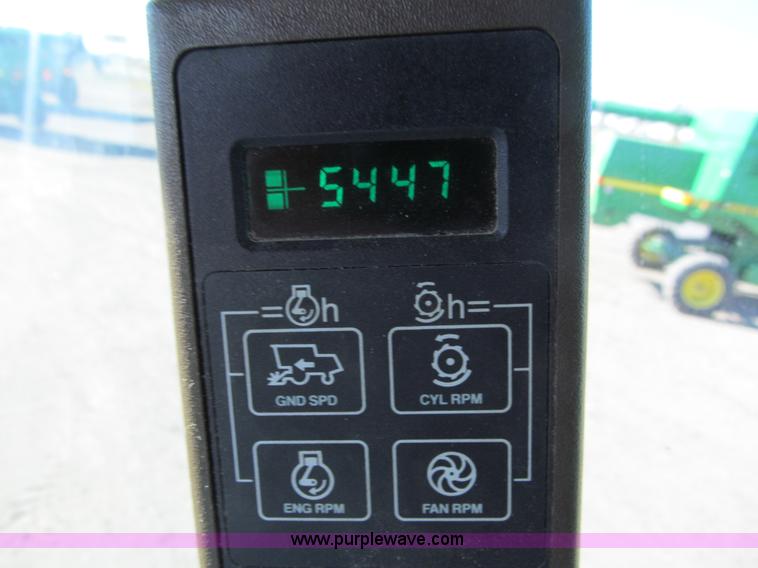 image for item I9797 1990 John Deere 9600 combine