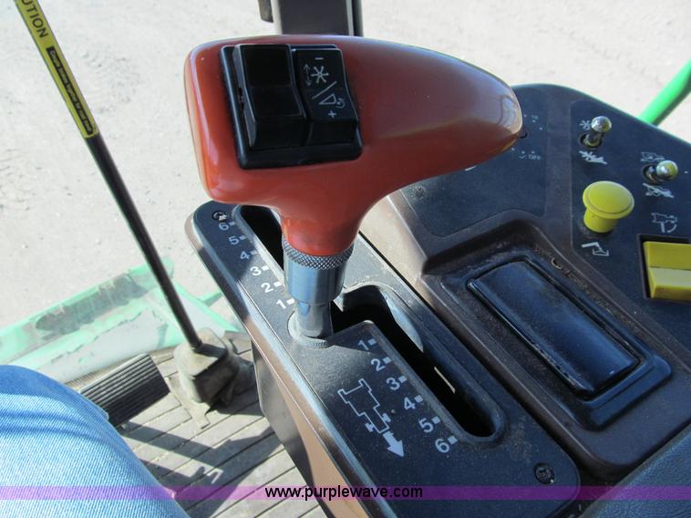 image for item I9797 1990 John Deere 9600 combine