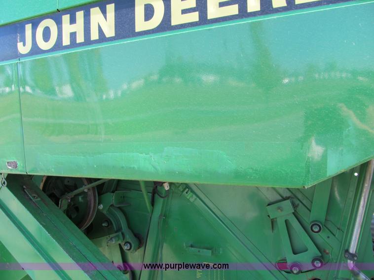 image for item I9797 1990 John Deere 9600 combine