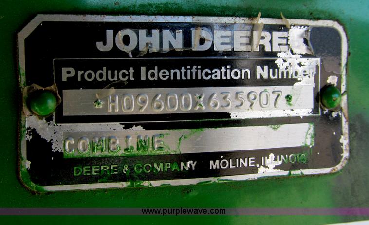 image for item I9797 1990 John Deere 9600 combine
