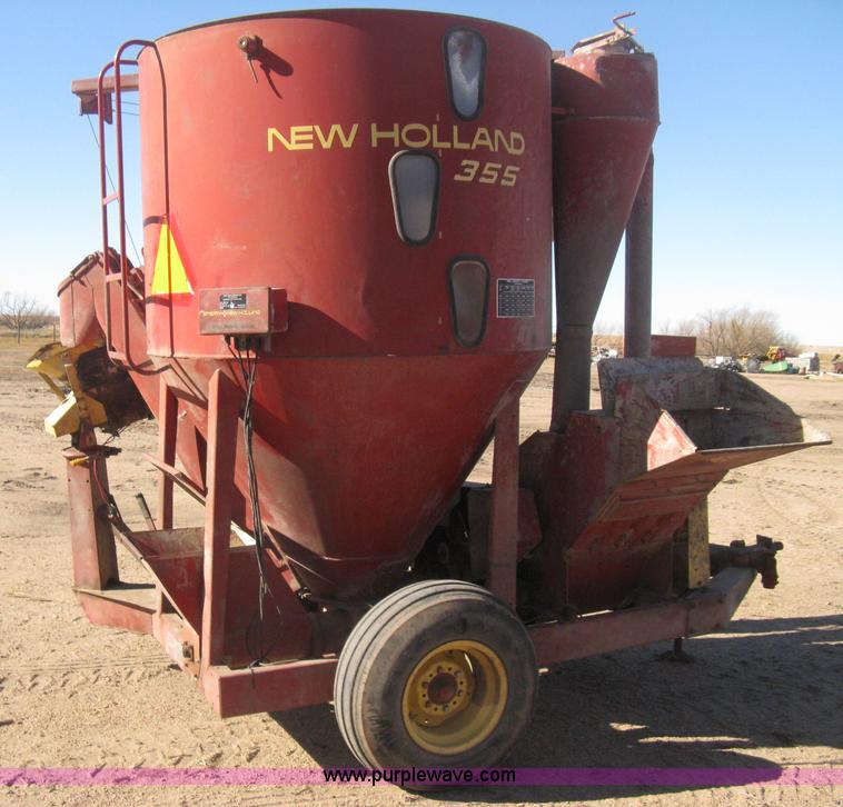 image for item M9121 New Holland 355 grinder/mixer