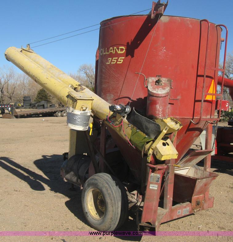 image for item M9121 New Holland 355 grinder/mixer
