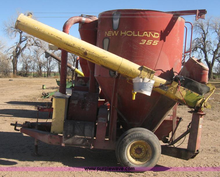 image for item M9121 New Holland 355 grinder/mixer