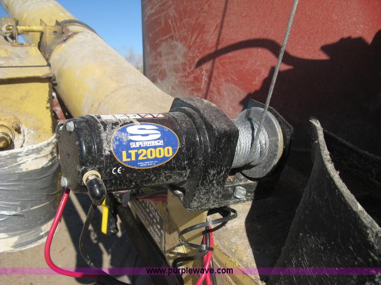 image for item M9121 New Holland 355 grinder/mixer