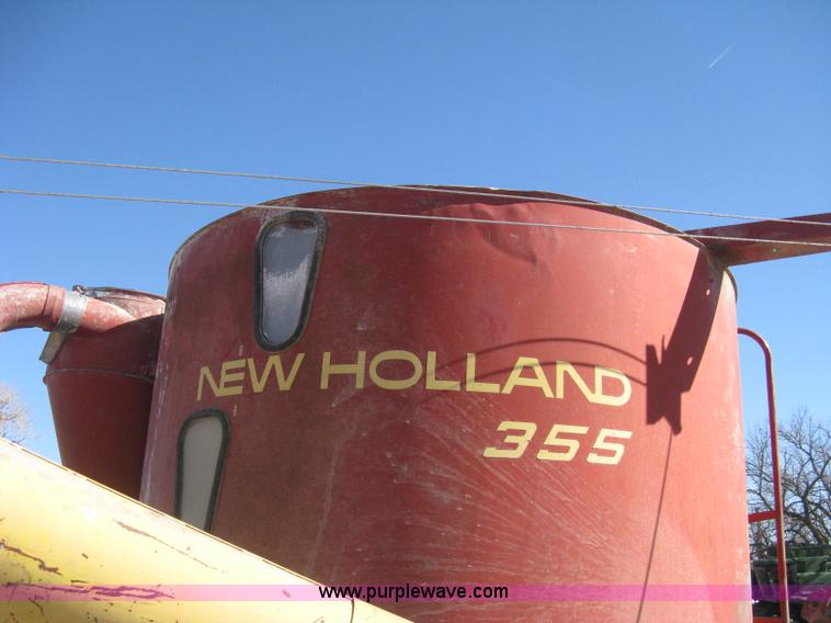 image for item M9121 New Holland 355 grinder/mixer