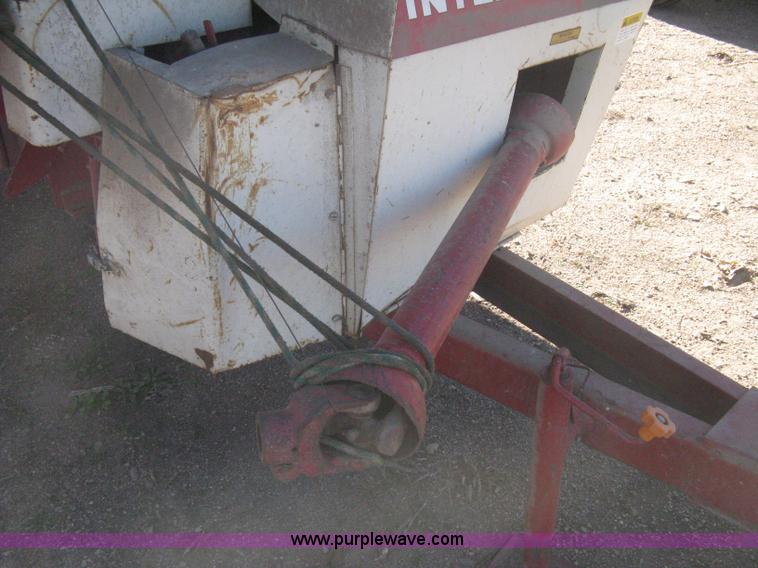 image for item M9122 International 1150 grinder/mixer