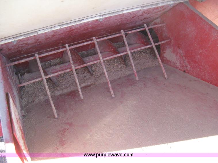 image for item M9122 International 1150 grinder/mixer