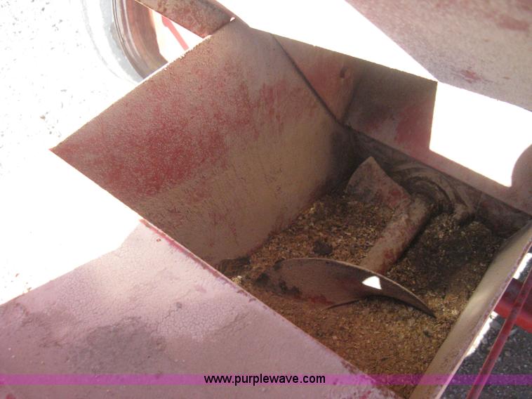 image for item M9122 International 1150 grinder/mixer