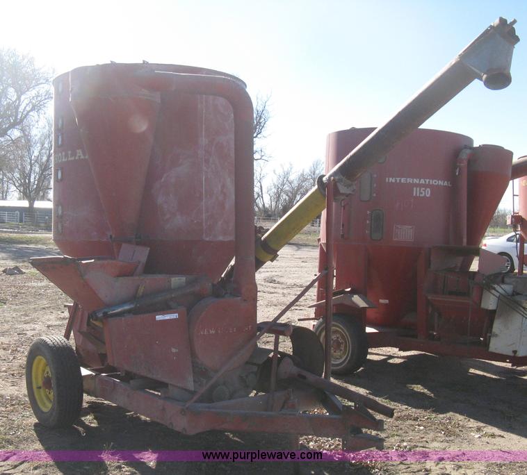 image for item M9123 New Holland 351 grinder/mixer