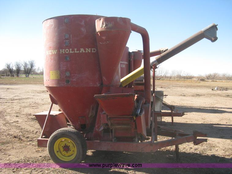 image for item M9123 New Holland 351 grinder/mixer