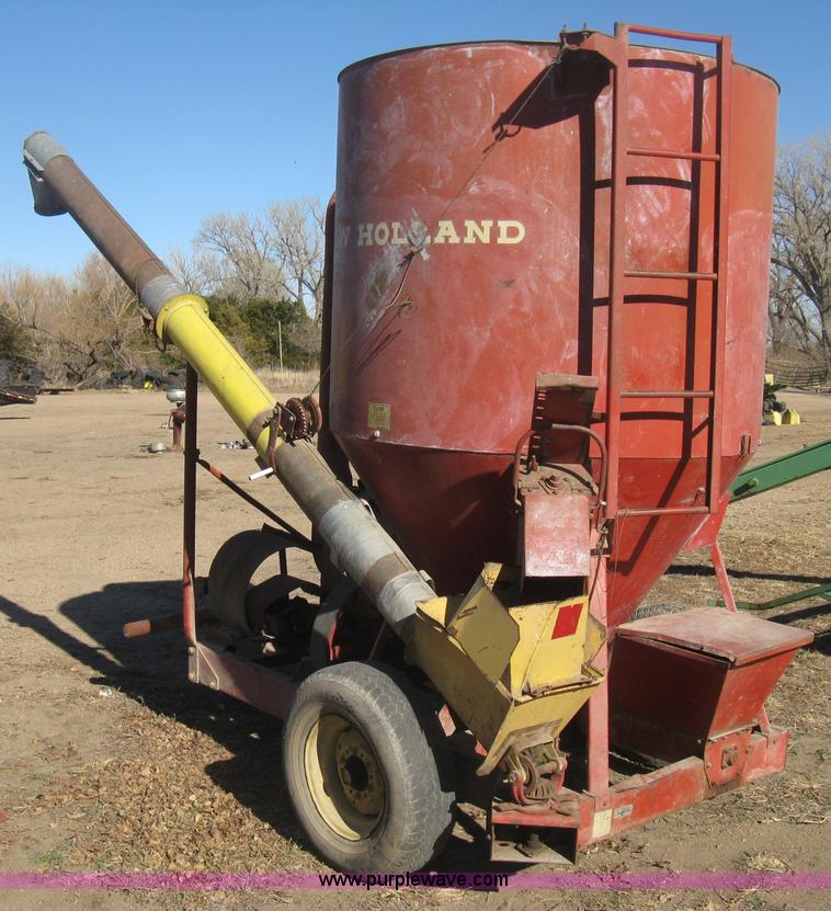 image for item M9123 New Holland 351 grinder/mixer