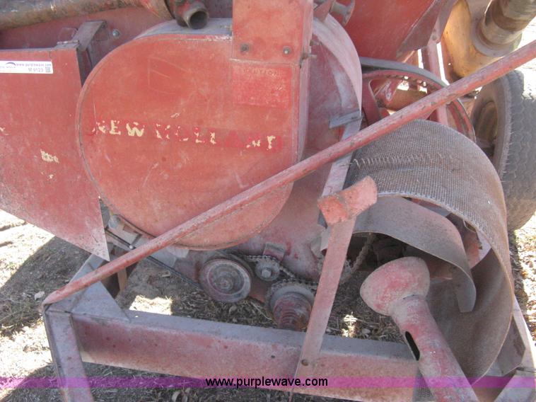 image for item M9123 New Holland 351 grinder/mixer