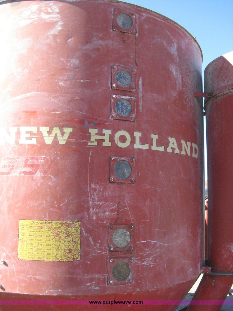 image for item M9123 New Holland 351 grinder/mixer