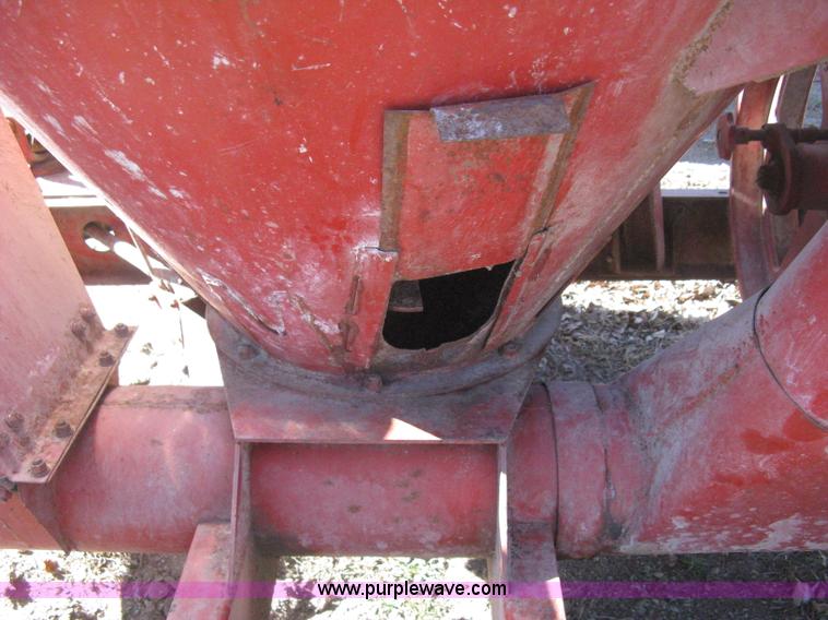 image for item M9123 New Holland 351 grinder/mixer