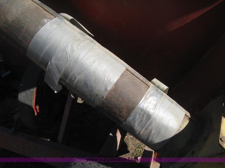 image for item M9123 New Holland 351 grinder/mixer