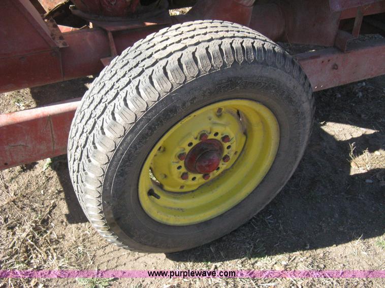 image for item M9123 New Holland 351 grinder/mixer