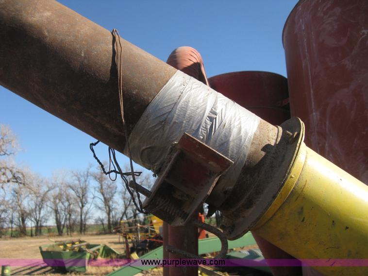 image for item M9123 New Holland 351 grinder/mixer