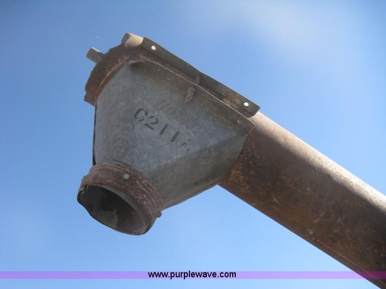 image for item M9123 New Holland 351 grinder/mixer