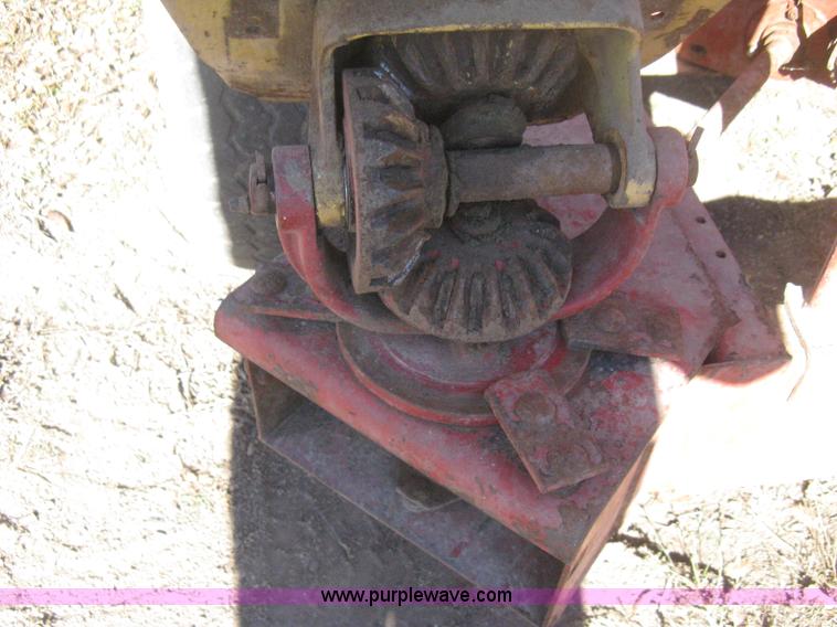 image for item M9123 New Holland 351 grinder/mixer