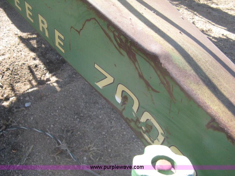 image for item M9124 John Deere 7000 planter